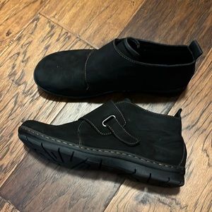 BOC Women’s Size 10 suede booties